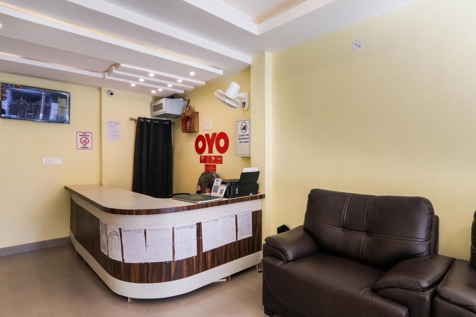 Collection O Sr Inn Chinhat Buitenkant foto