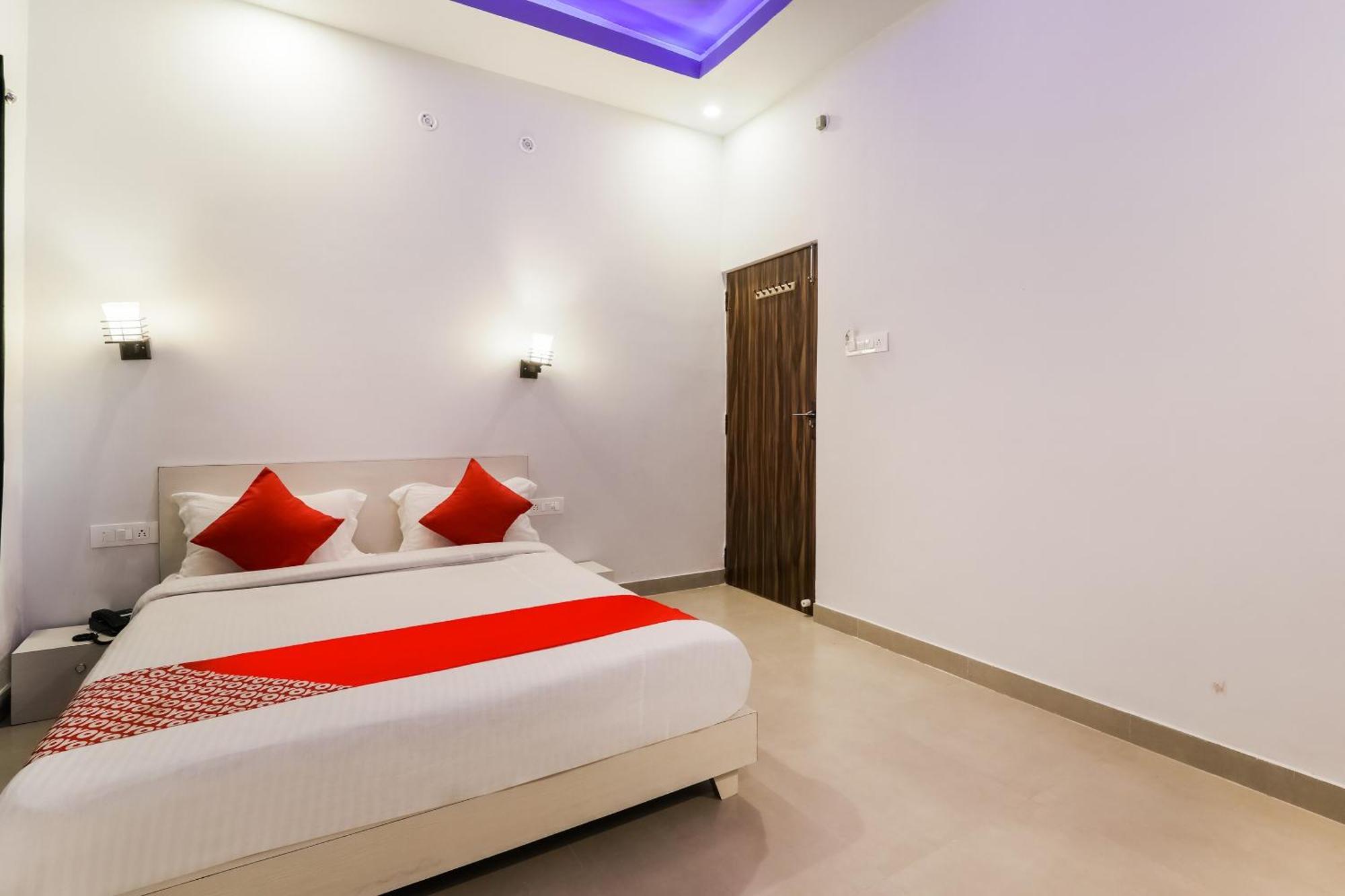 Collection O Sr Inn Chinhat Buitenkant foto