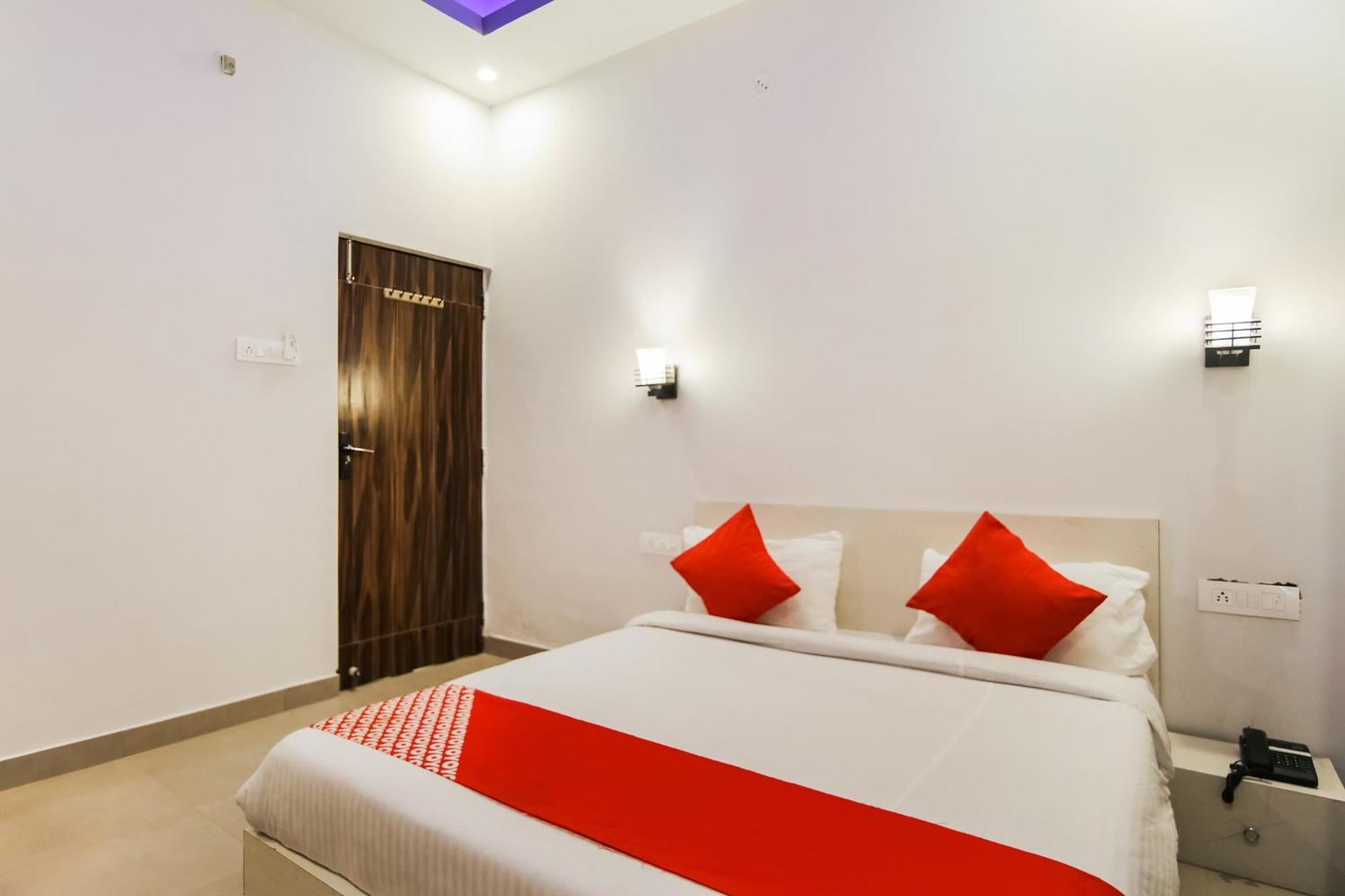 Collection O Sr Inn Chinhat Buitenkant foto